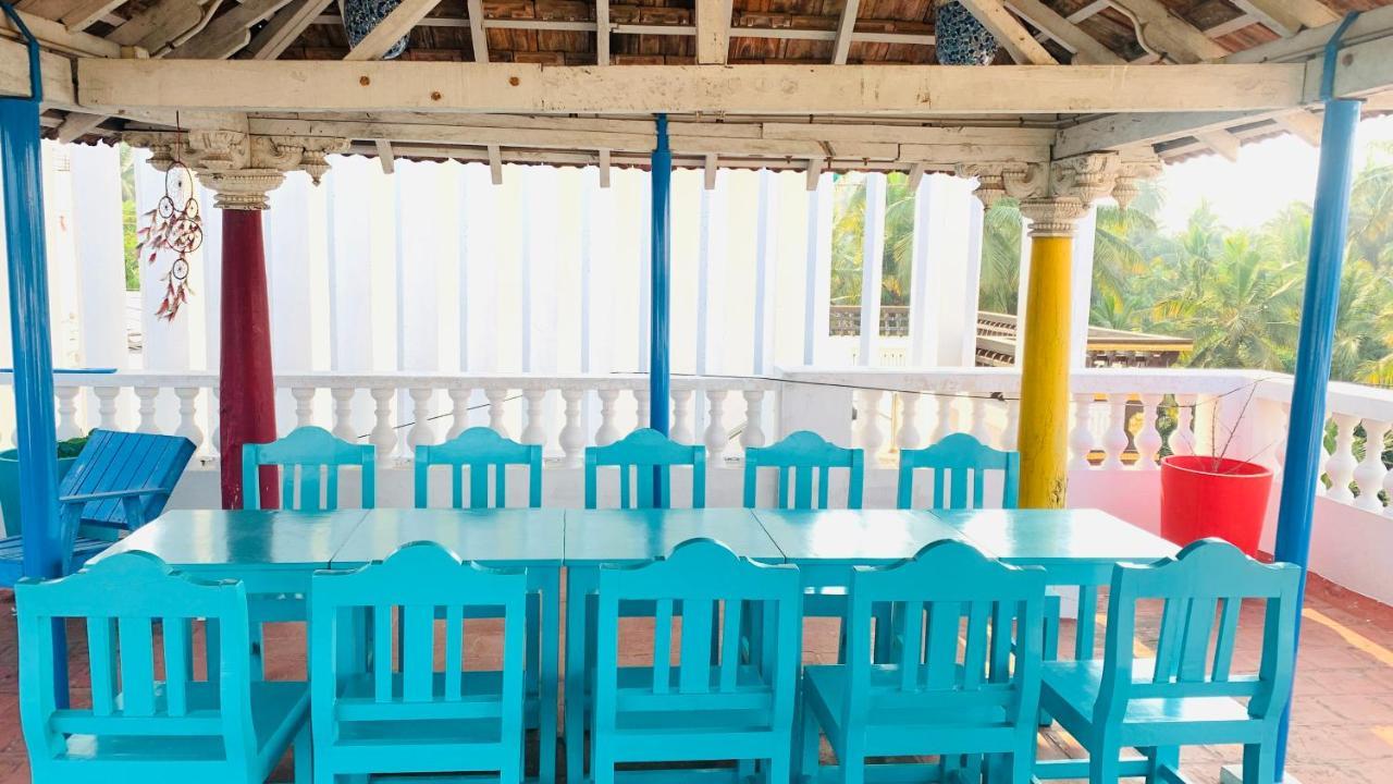 Holi-Wood Guesthouse 퐁디셰리 외부 사진