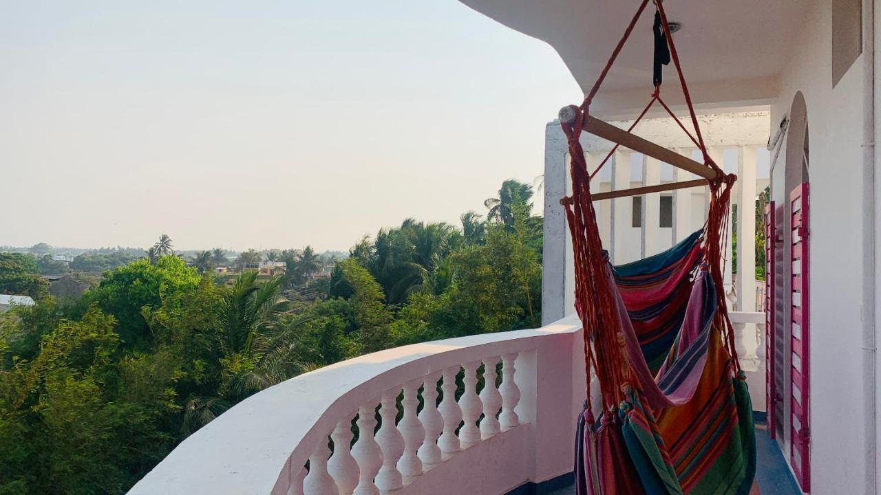 Holi-Wood Guesthouse 퐁디셰리 외부 사진
