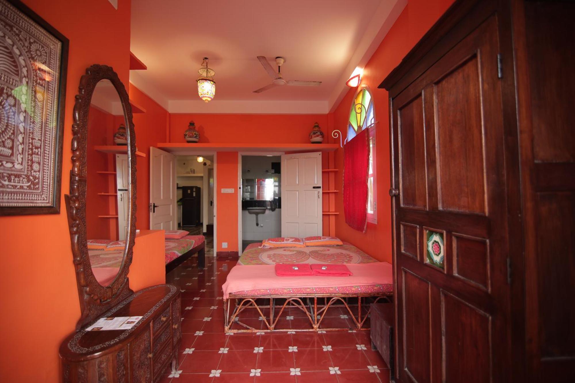 Holi-Wood Guesthouse 퐁디셰리 외부 사진